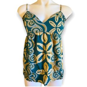 *SOLD* MANUHEALI’I top ~ fits like a small